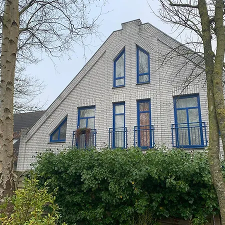 Ruhige In Mit Moebel Und Kostenlos Parkplatz 公寓