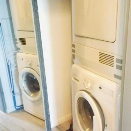 Ruhige In Mit Moebel Und Kostenlos Parkplatz