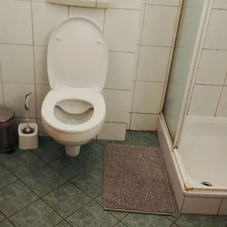 Ruhige In Mit Moebel Und Kostenlos Parkplatz Apartmán