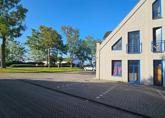 Ruhige In Mit Moebel Und Kostenlos Parkplatz 아파트